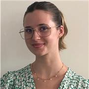 Passionnée par l'enseignement j'étudie pour devenir ingénieure. Je vous propose des cours de matières scientifiques sur Lyon